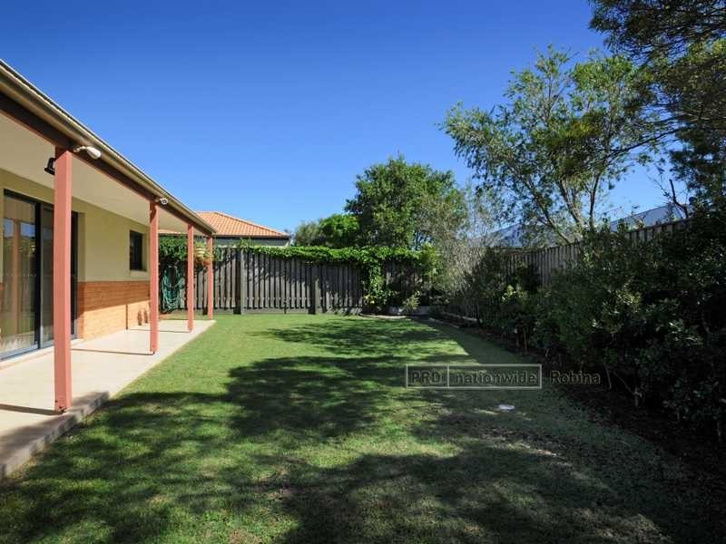 30 Nardoo Street, Robina QLD 4226