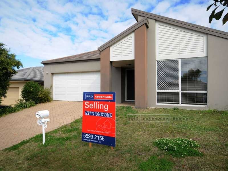 23 Campelles Avenue, Varsity Lakes QLD 4227