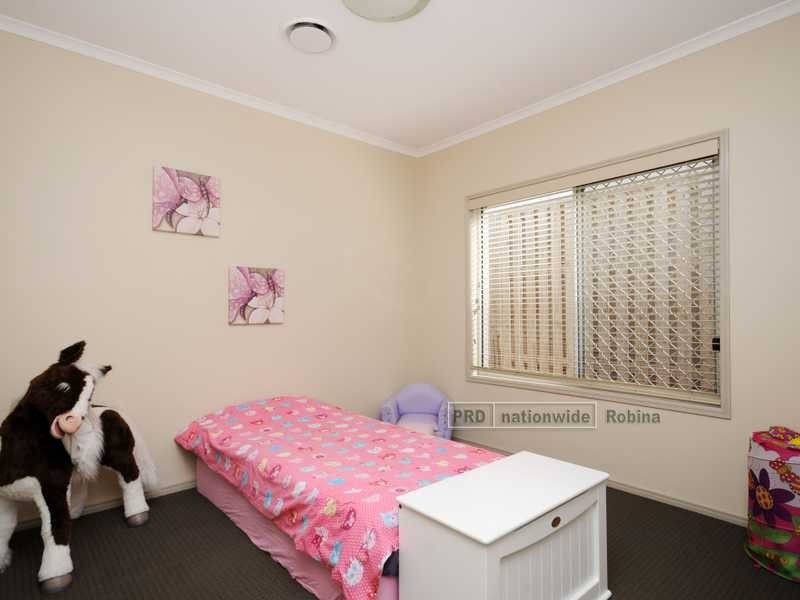 23 Campelles Avenue, Varsity Lakes QLD 4227