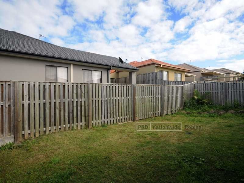 23 Campelles Avenue, Varsity Lakes QLD 4227