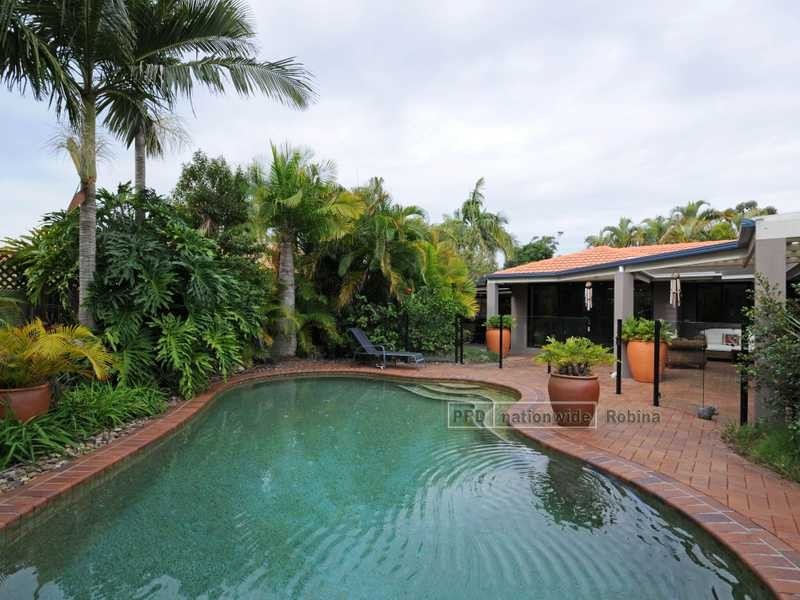 52 Camberwell Circuit, Robina QLD 4226