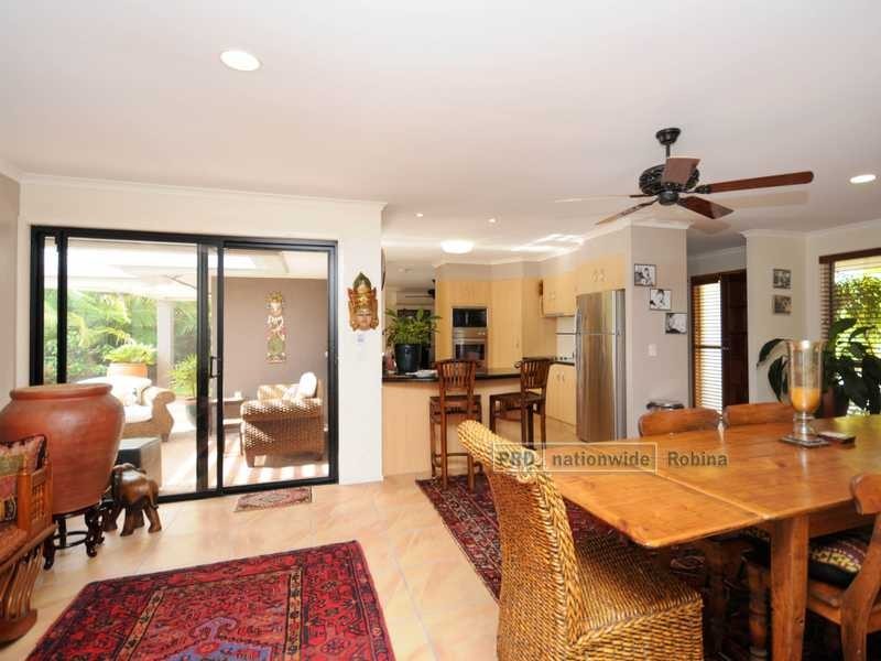 52 Camberwell Circuit, Robina QLD 4226