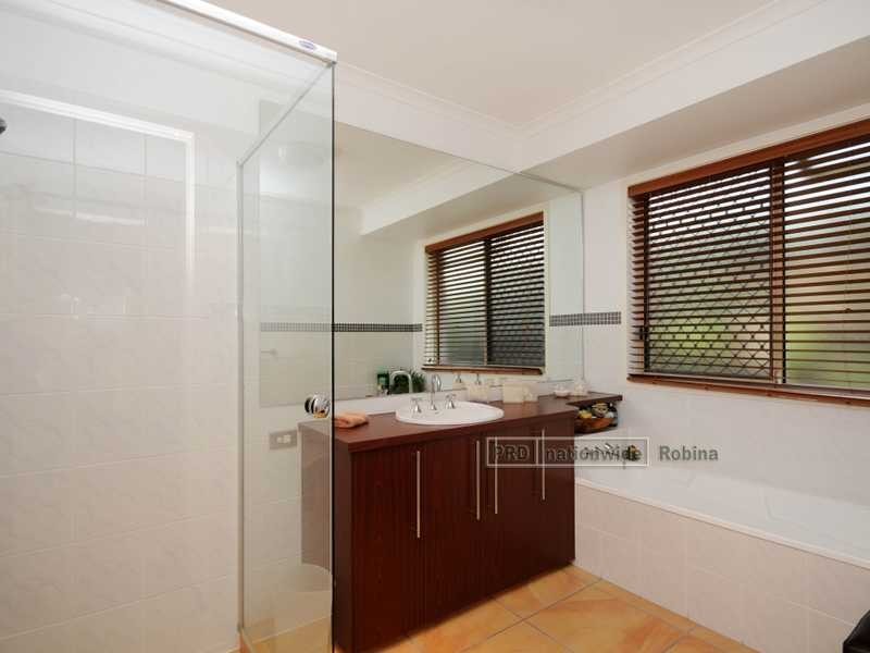 52 Camberwell Circuit, Robina QLD 4226