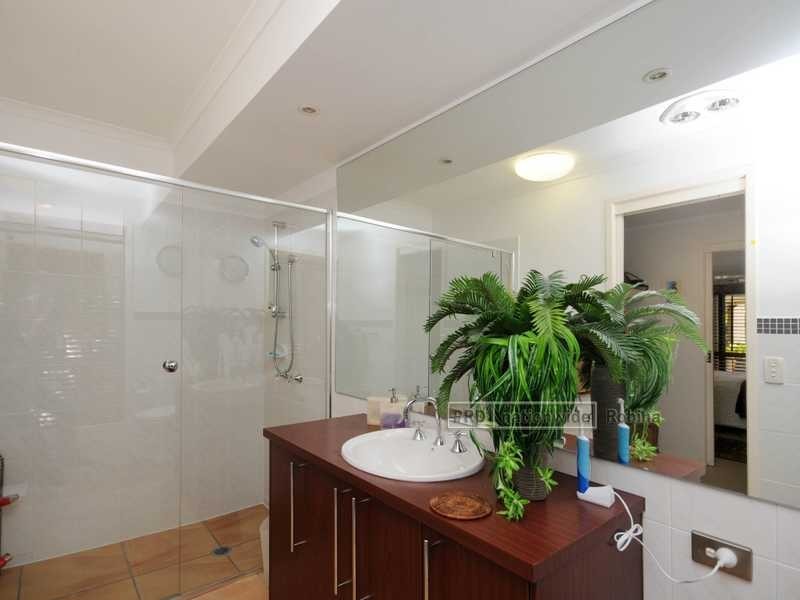 52 Camberwell Circuit, Robina QLD 4226