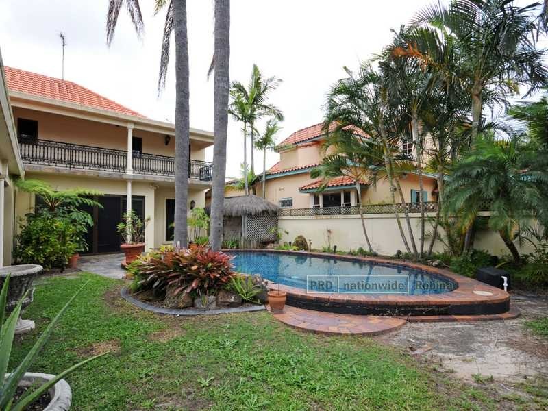 115 Commodore Drive, Surfers Paradise QLD 4217