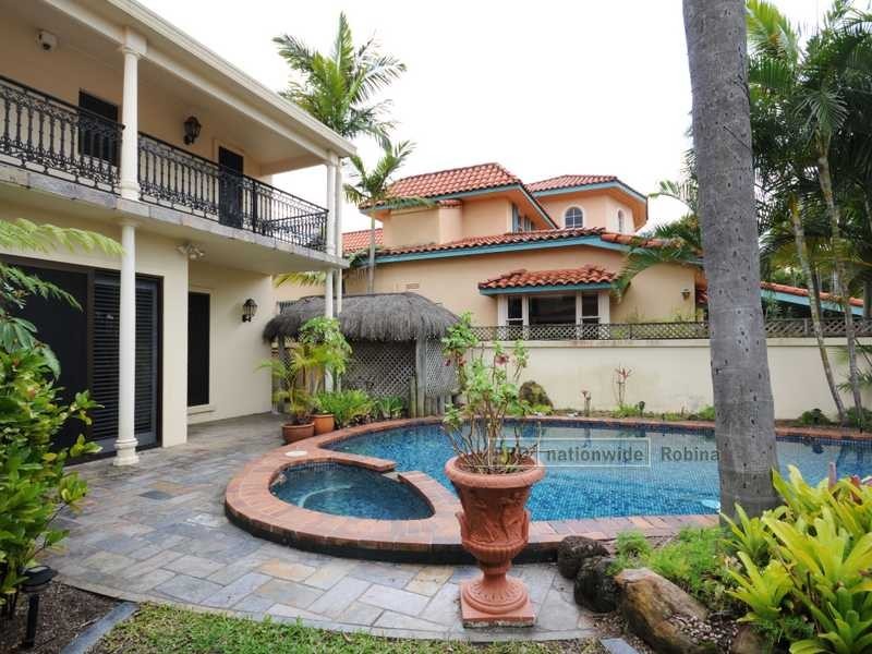 115 Commodore Drive, Surfers Paradise QLD 4217