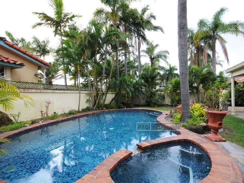 115 Commodore Drive, Surfers Paradise QLD 4217