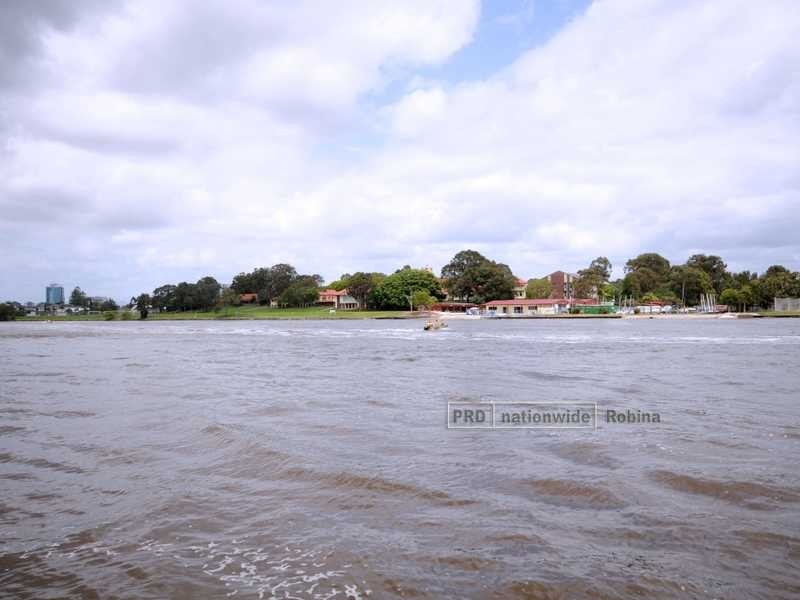 115 Commodore Drive, Surfers Paradise QLD 4217