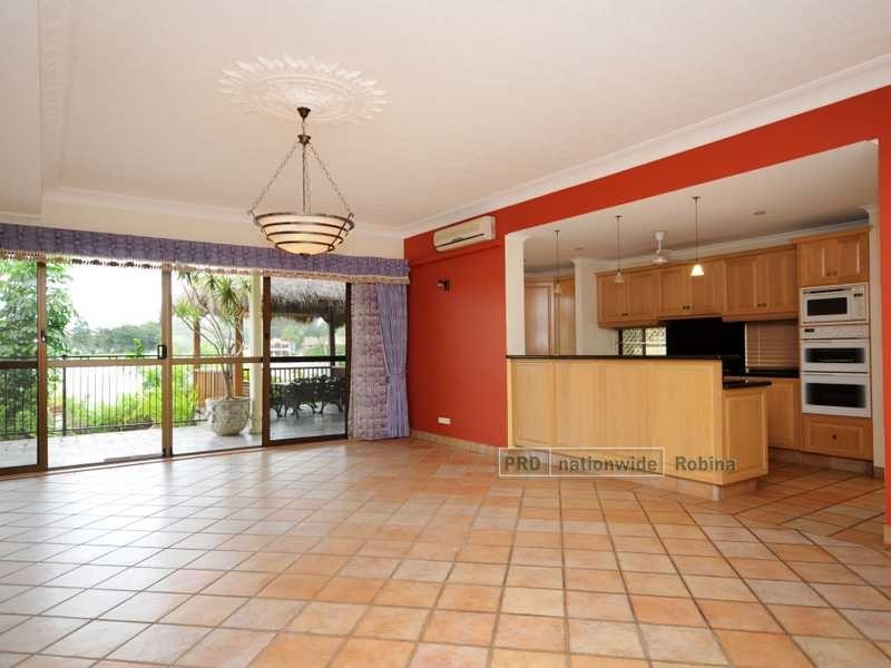 115 Commodore Drive, Surfers Paradise QLD 4217