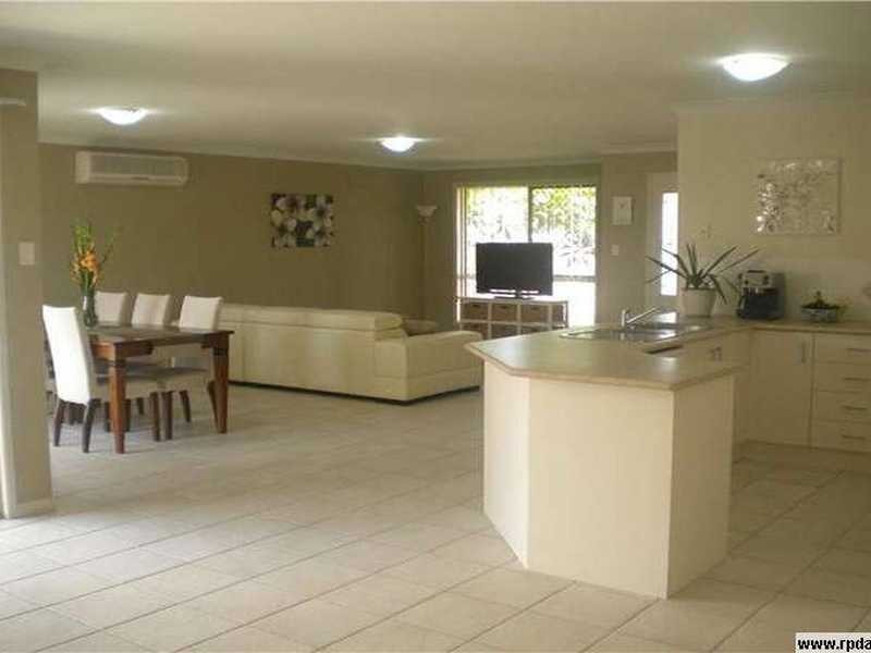 Unit 2/17 Balmain Street, Varsity Lakes QLD 4227