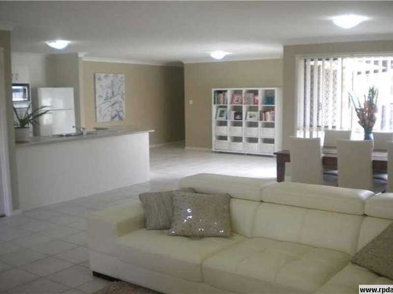 Unit 2/17 Balmain Street, Varsity Lakes QLD 4227