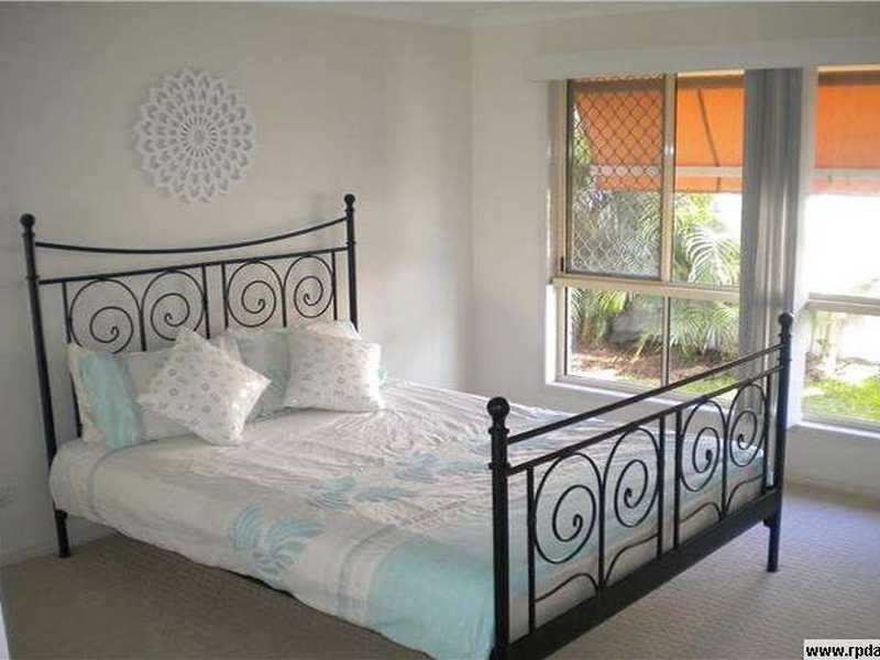 Unit 2/17 Balmain Street, Varsity Lakes QLD 4227