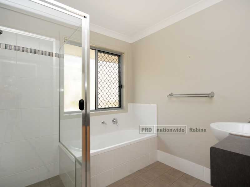 24 Antonson Crescent, Mudgeeraba QLD 4213