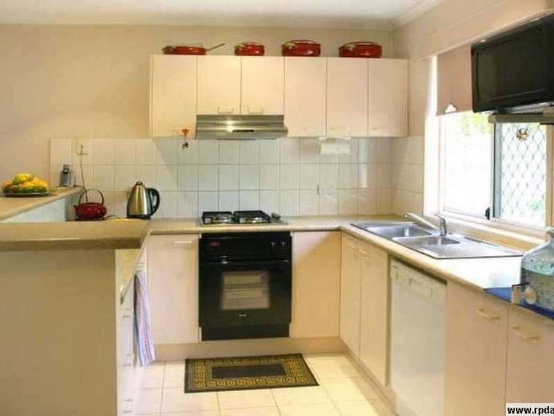 8 Prahran Court, Robina QLD 4226