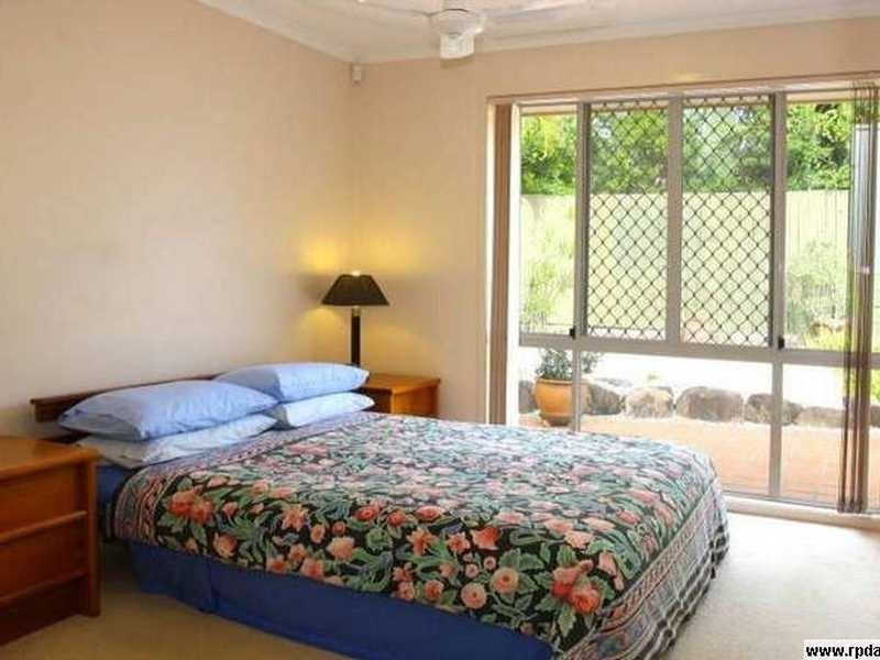 8 Prahran Court, Robina QLD 4226