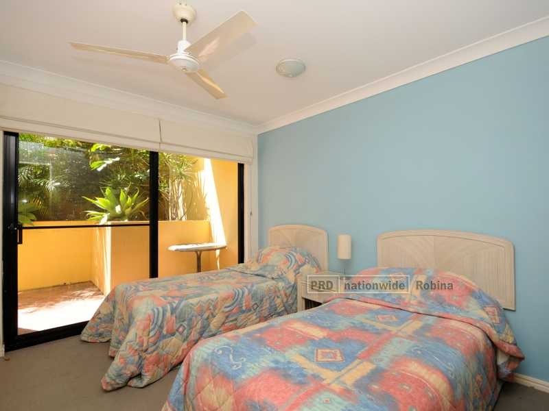 Unit E14/ Great Hall Drive, Miami QLD 4220