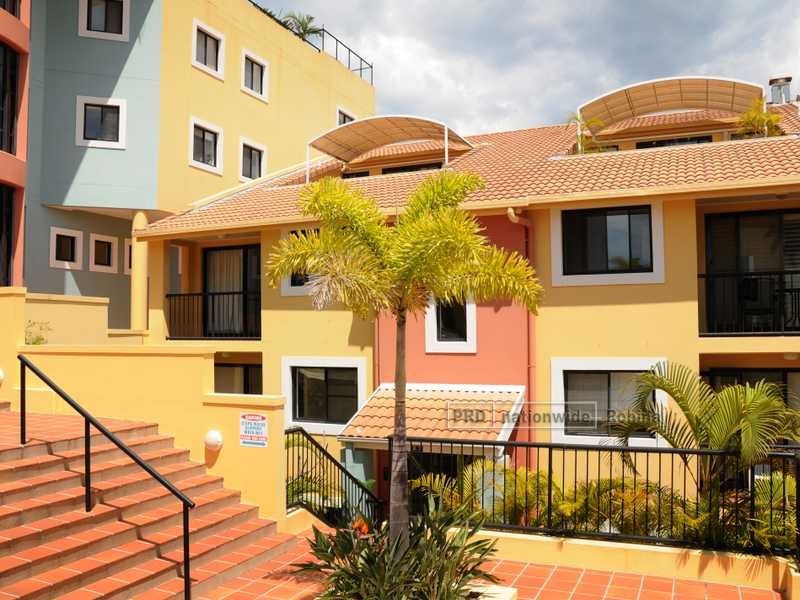 Unit E14/ Great Hall Drive, Miami QLD 4220