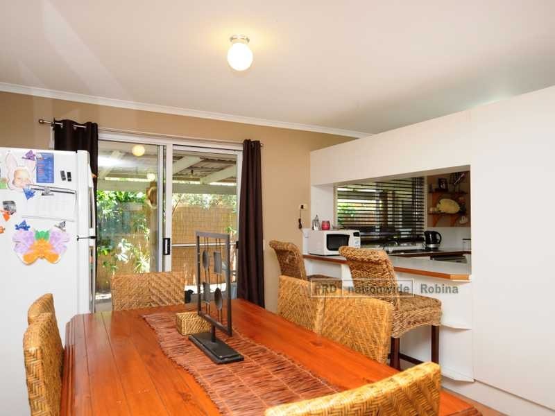 294 Christine Avenue, Varsity Lakes QLD 4227