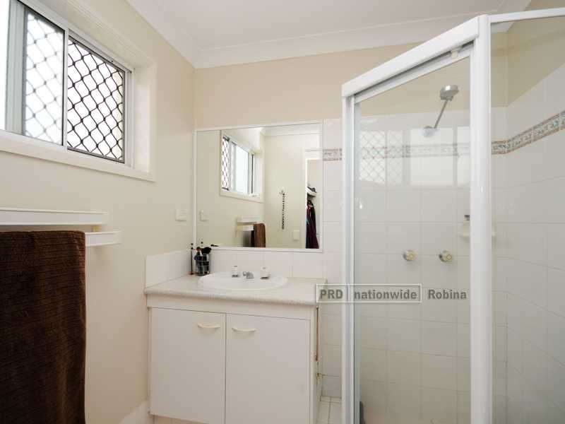 8 Beckington Terrace, Mudgeeraba QLD 4213