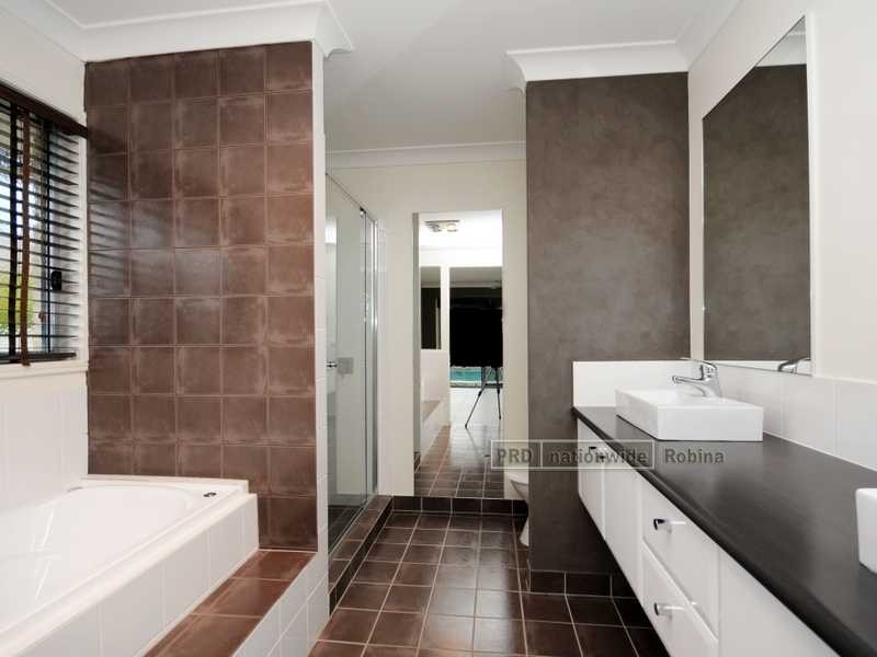 5 Possumwood Place, Reedy Creek QLD 4227