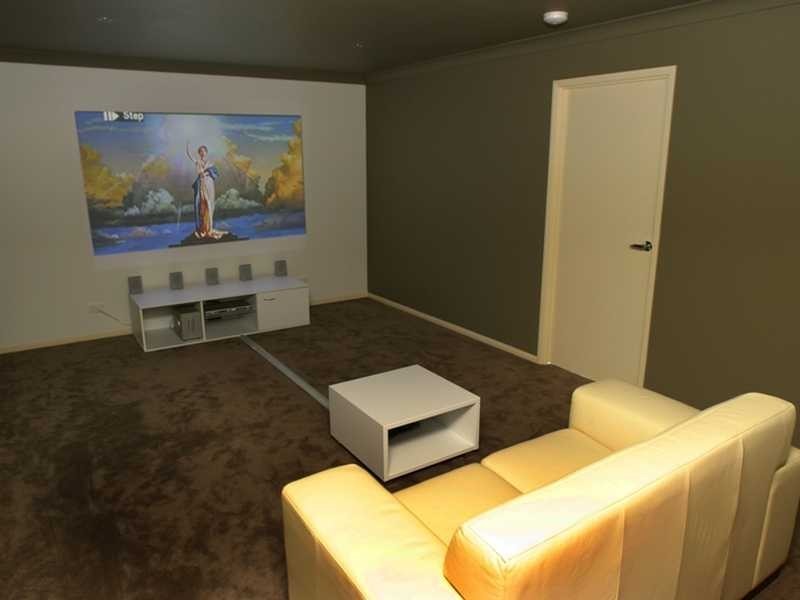 2/2 Washington Court, Varsity Lakes QLD 4227