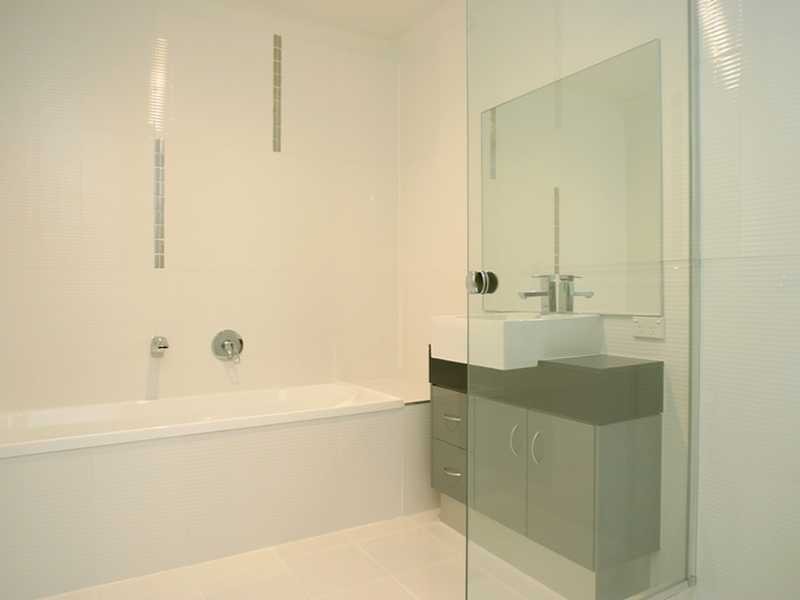 2/2 Washington Court, Varsity Lakes QLD 4227