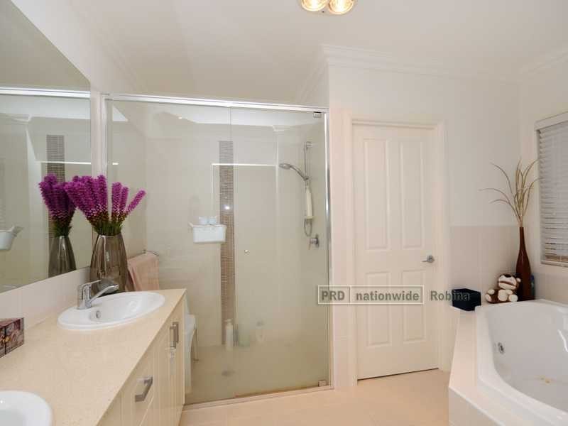 14 Corvus Way, Robina QLD 4226