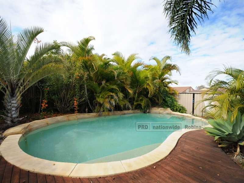 1 Casetta Court, Varsity Lakes QLD 4227