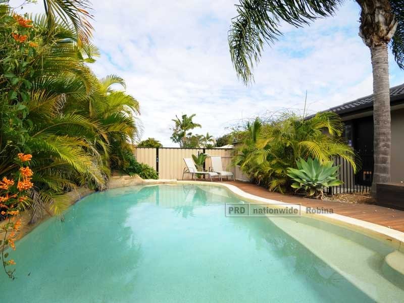 1 Casetta Court, Varsity Lakes QLD 4227