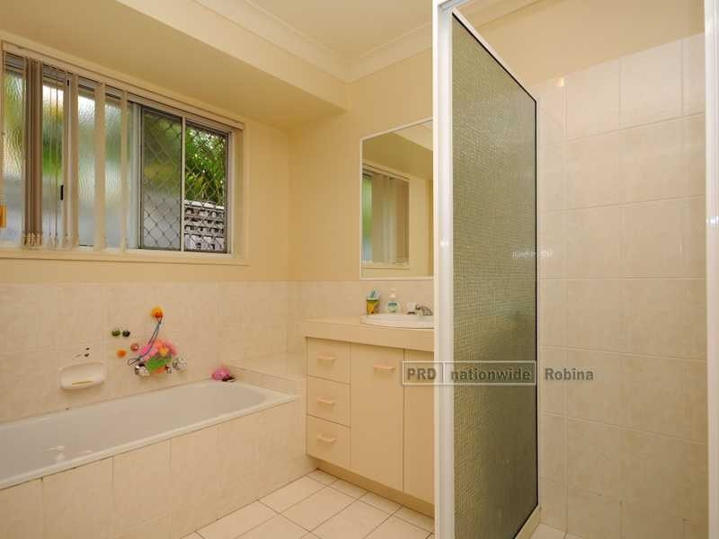 3 Maidstone Place, Robina QLD 4226