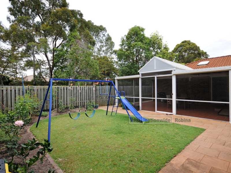 3 Maidstone Place, Robina QLD 4226