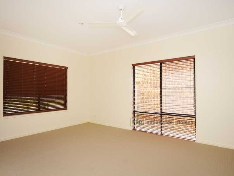 8 Mckinley Court, Varsity Lakes QLD 4227