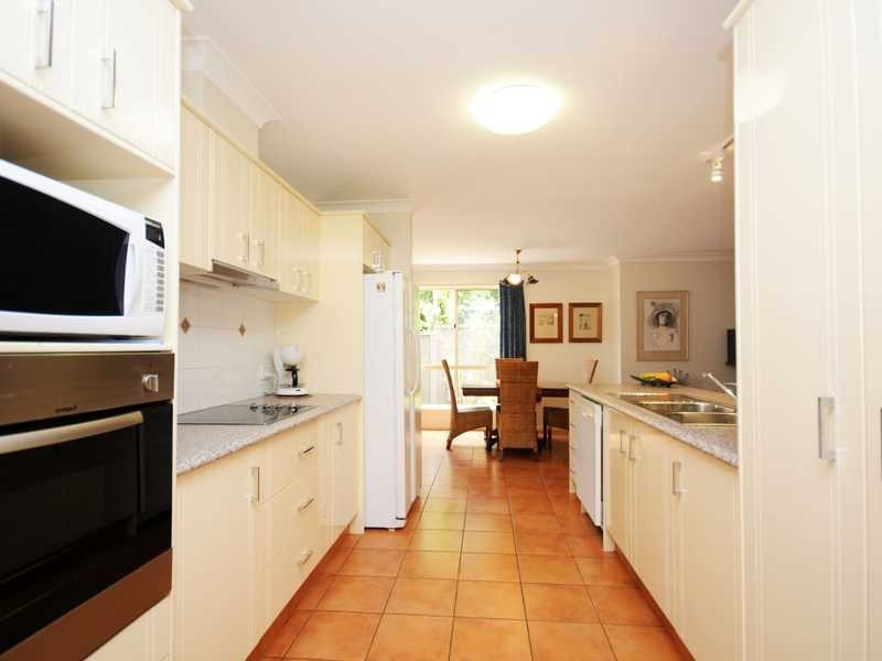 2 Outrigger Drive, Robina QLD 4226
