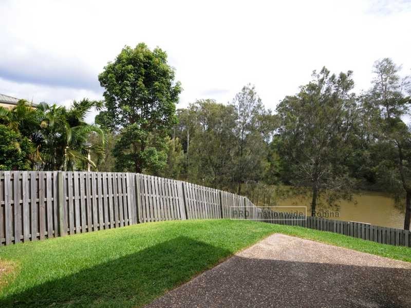 79 Yodelay Street, Varsity Lakes QLD 4227