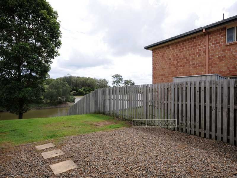 79 Yodelay Street, Varsity Lakes QLD 4227