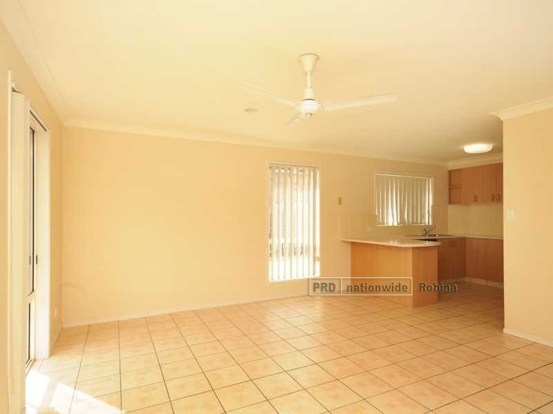 79 Yodelay Street, Varsity Lakes QLD 4227