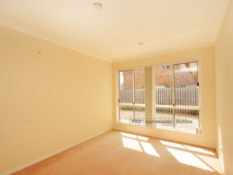 79 Yodelay Street, Varsity Lakes QLD 4227