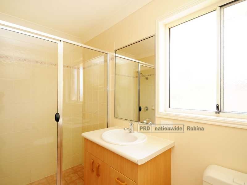 79 Yodelay Street, Varsity Lakes QLD 4227