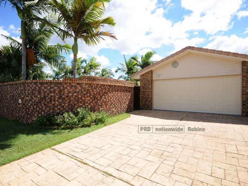 5 Silvabank Drive, Varsity Lakes QLD 4227