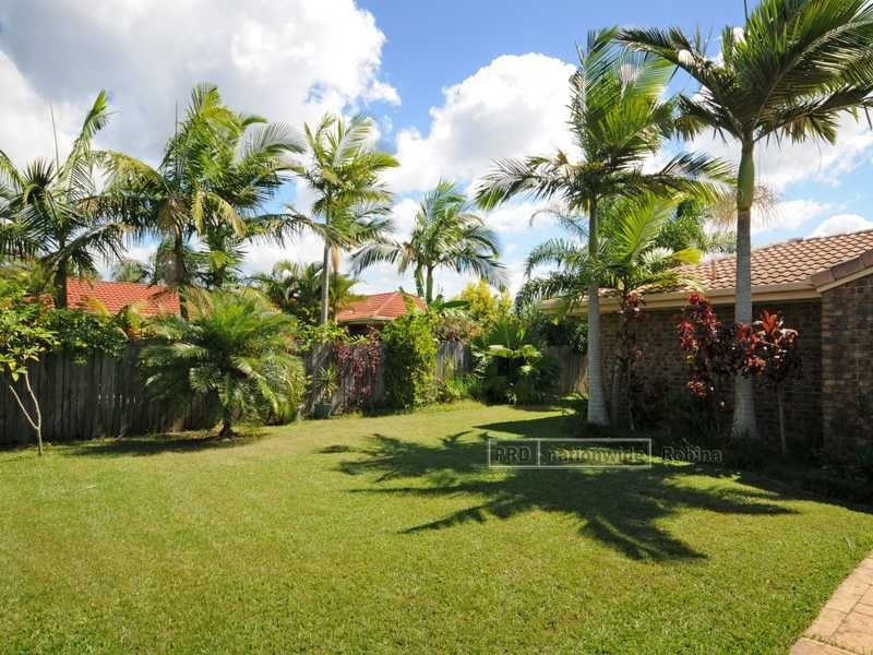 5 Silvabank Drive, Varsity Lakes QLD 4227