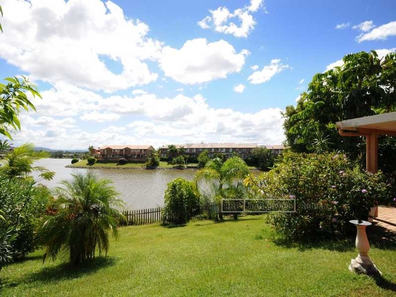 5 Silvabank Drive, Varsity Lakes QLD 4227