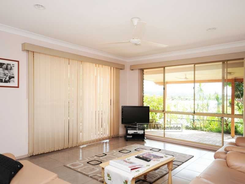 5 Silvabank Drive, Varsity Lakes QLD 4227