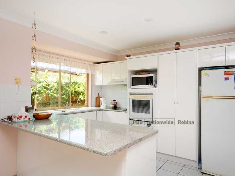 5 Silvabank Drive, Varsity Lakes QLD 4227