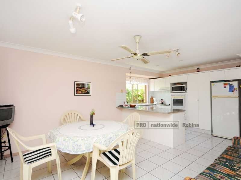 5 Silvabank Drive, Varsity Lakes QLD 4227