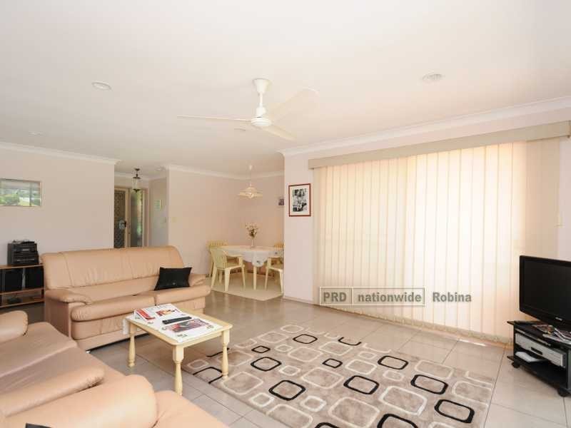 5 Silvabank Drive, Varsity Lakes QLD 4227