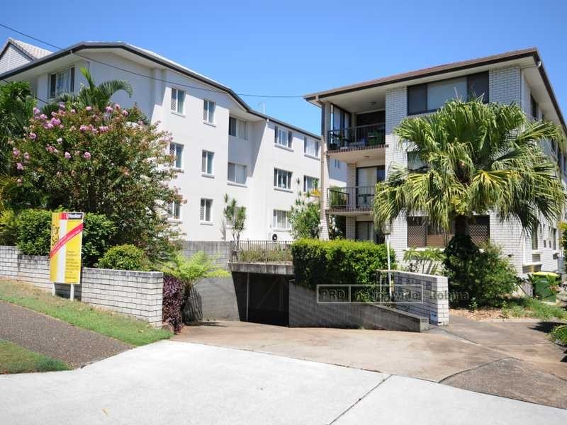 2/12 Rosewood Avenue, Broadbeach QLD 4218