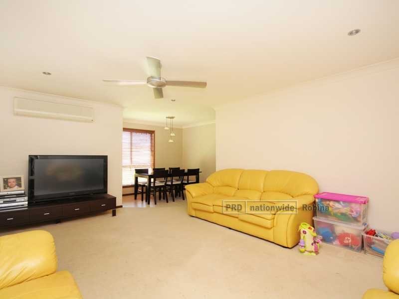 27 Hindmarsh Court, Robina QLD 4226