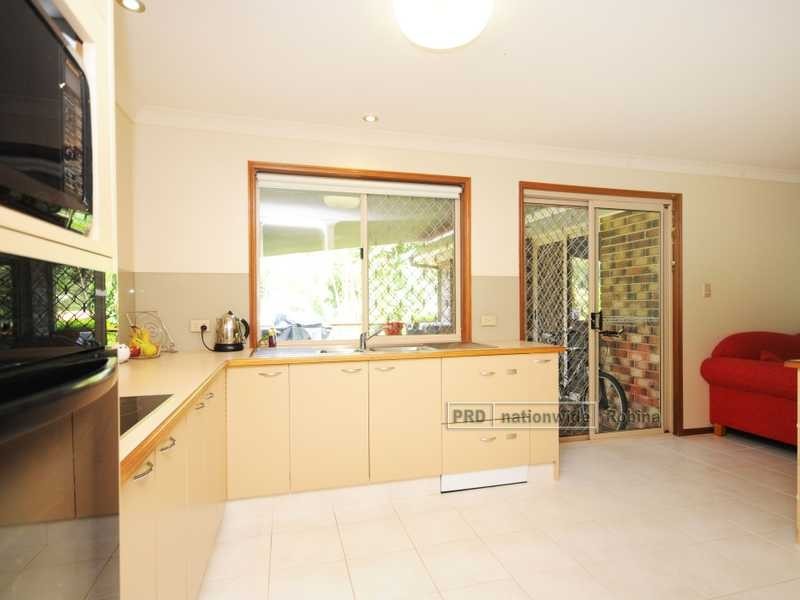 27 Hindmarsh Court, Robina QLD 4226