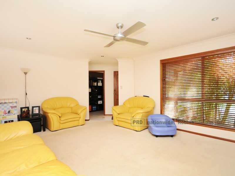 27 Hindmarsh Court, Robina QLD 4226
