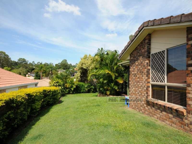 27 Hindmarsh Court, Robina QLD 4226
